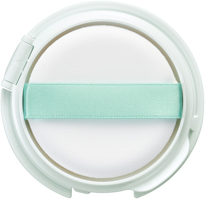 ボタニック サイエンス 薬用 美容液クッションコンパクト　販売名：ＨＡＫＵ エッセンスF���������������������������������������